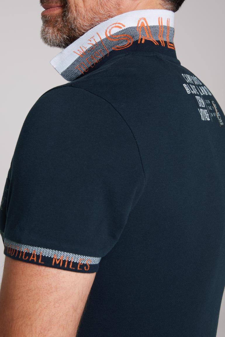 Anspruchsvolles Piqué-Poloshirt mit ausdrucksstarken Details – Marineblau