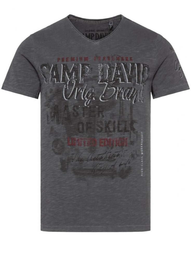 Grey V-Neck T-Shirt: Master of Skills Photoprint in Used Look