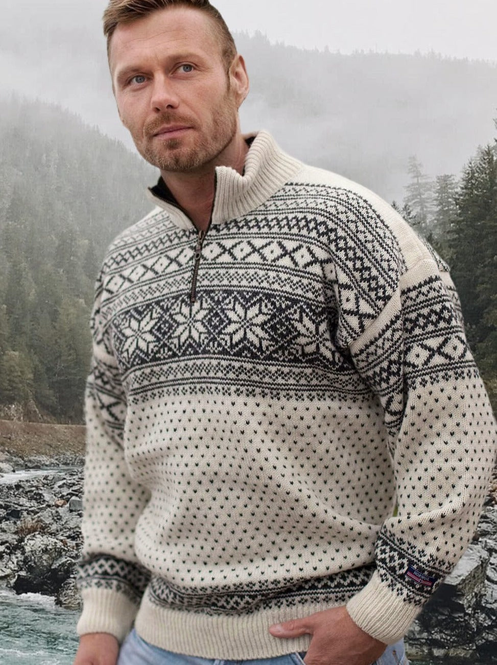 NorfindeSweater made of 100% pure new Norwegian wool, off-White